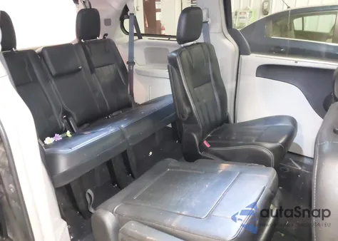 2015 Chrysler Town & Country Touring-L из США, поврежденный, VIN 2C4RC1CG9FR674210